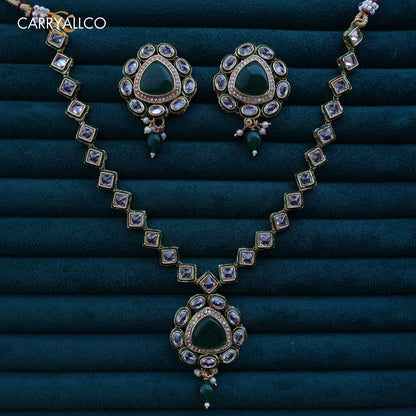 Carryallco Emerald Reversible Kundan Necklace Set