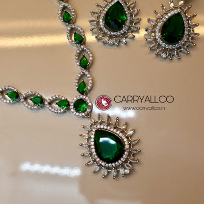 Emerald Elegance Spike Brilliance Necklace