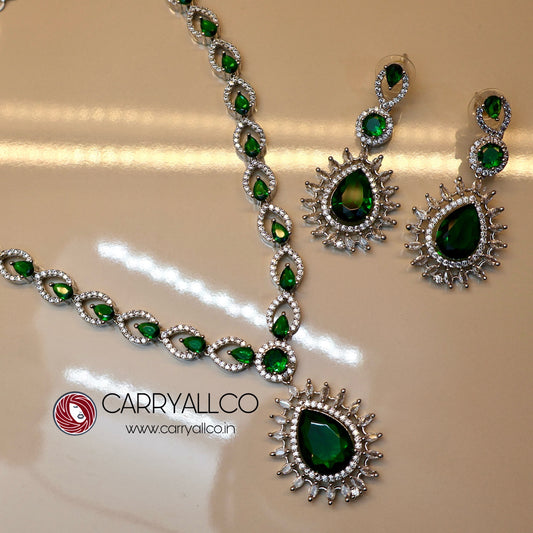 Emerald Elegance Spike Brilliance Necklace