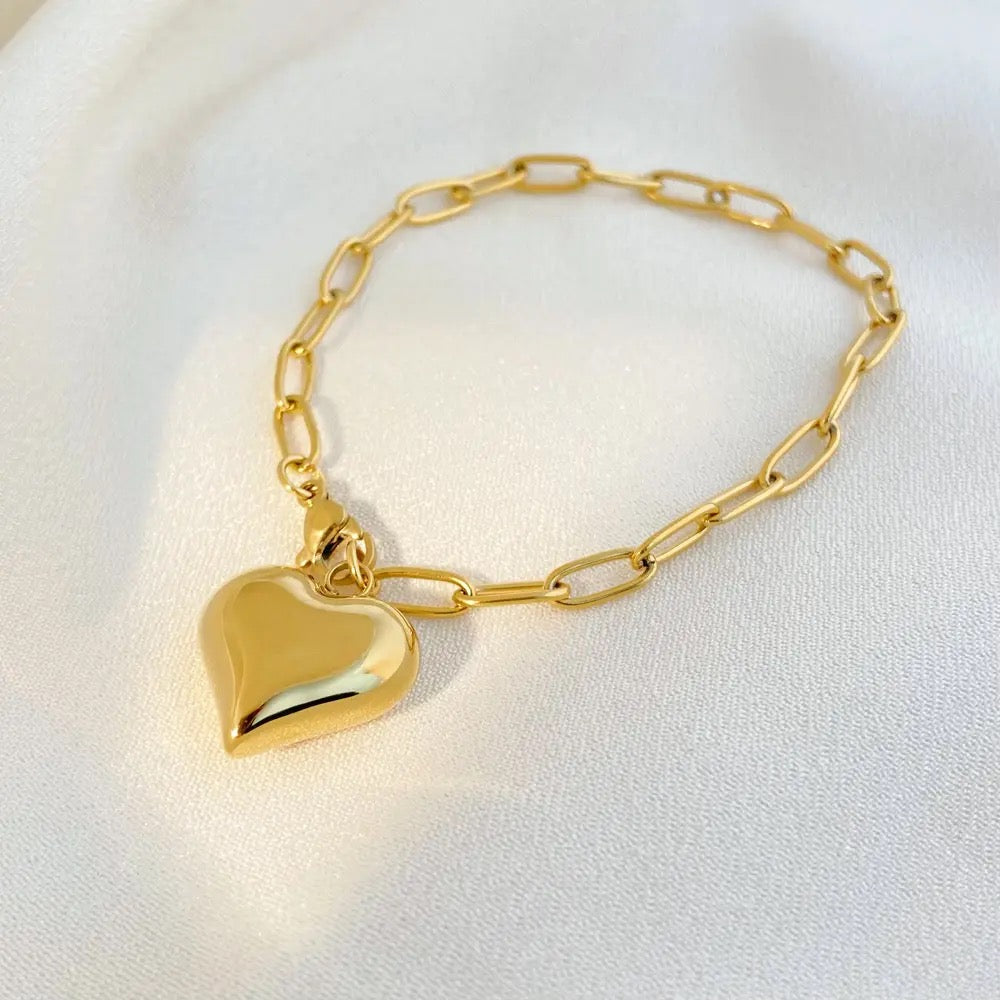 Carryallco Clip Chain Hollow Heart Pendant Bracelet