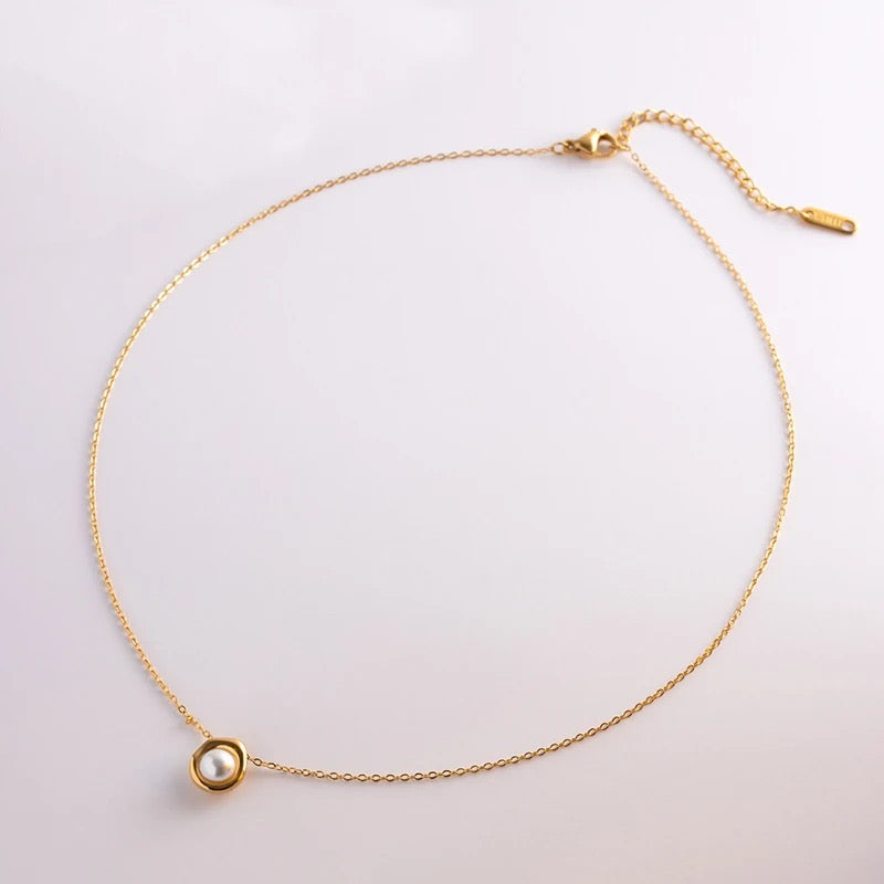 Carryallco Pearl Cascade Necklace