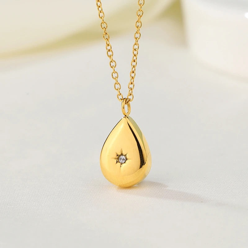 Carryallco Starry Cascade Necklace