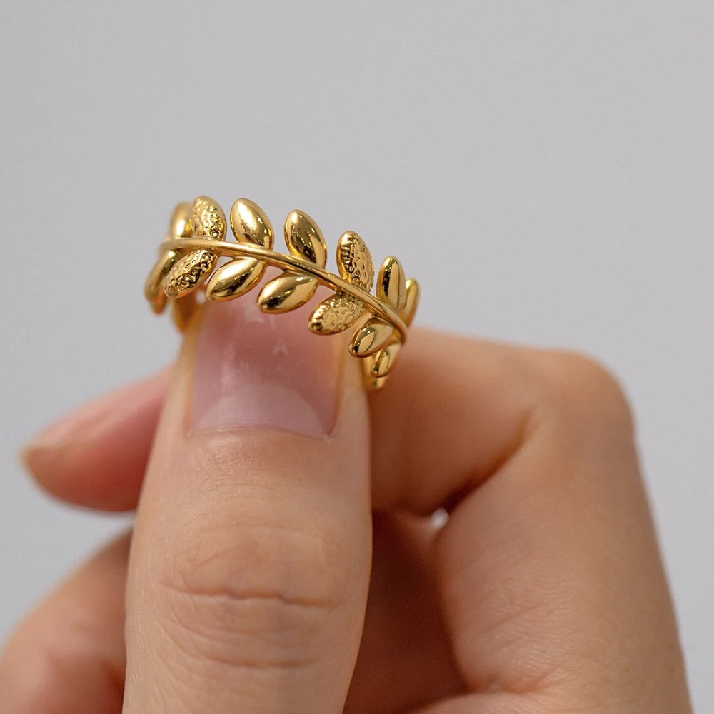 Carryallco Leaf Ring