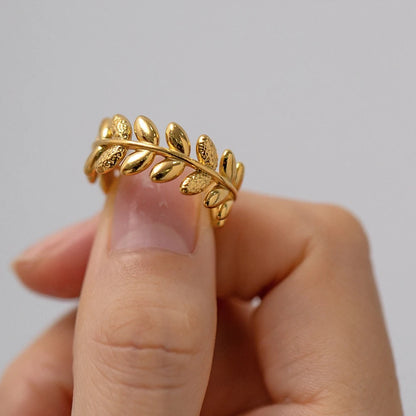 Carryallco Leaf Ring