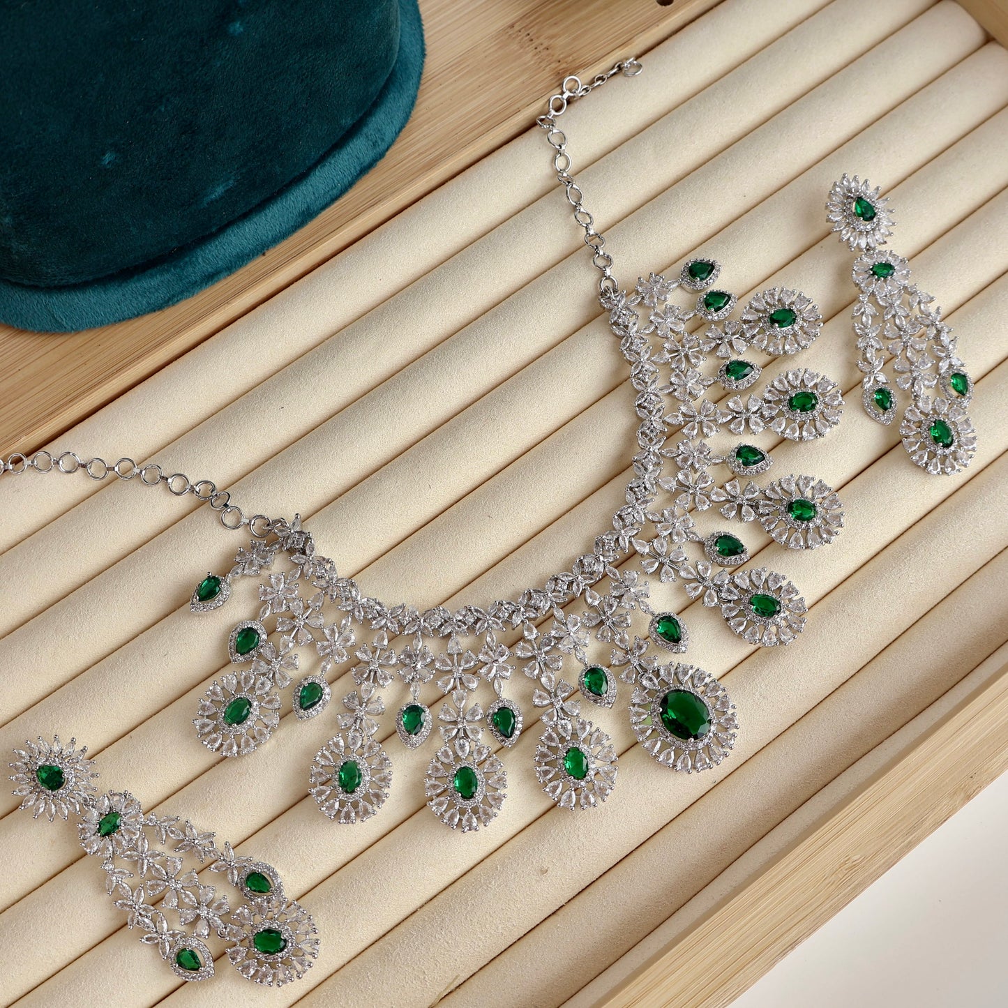 Carryallco Semi Bridal Emerald American Diamond Necklace