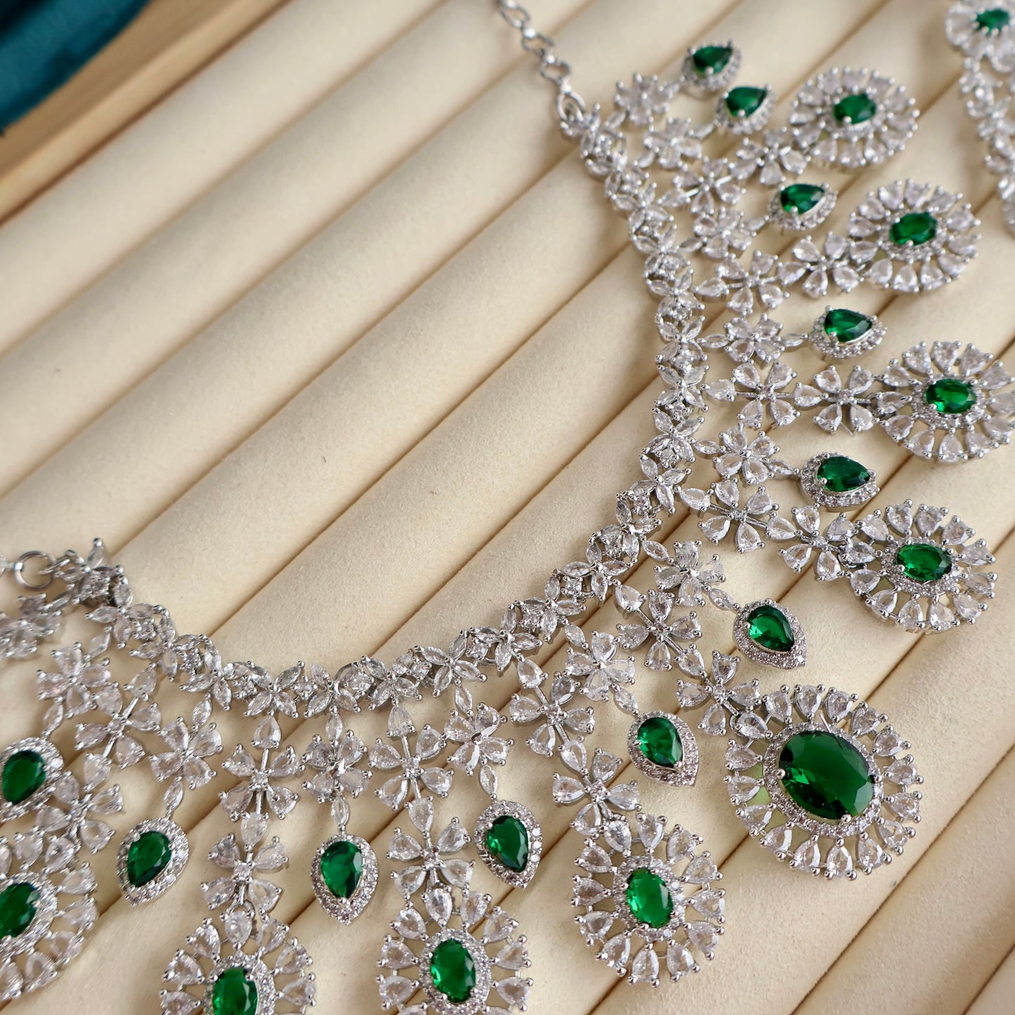 Carryallco Semi Bridal Emerald American Diamond Necklace