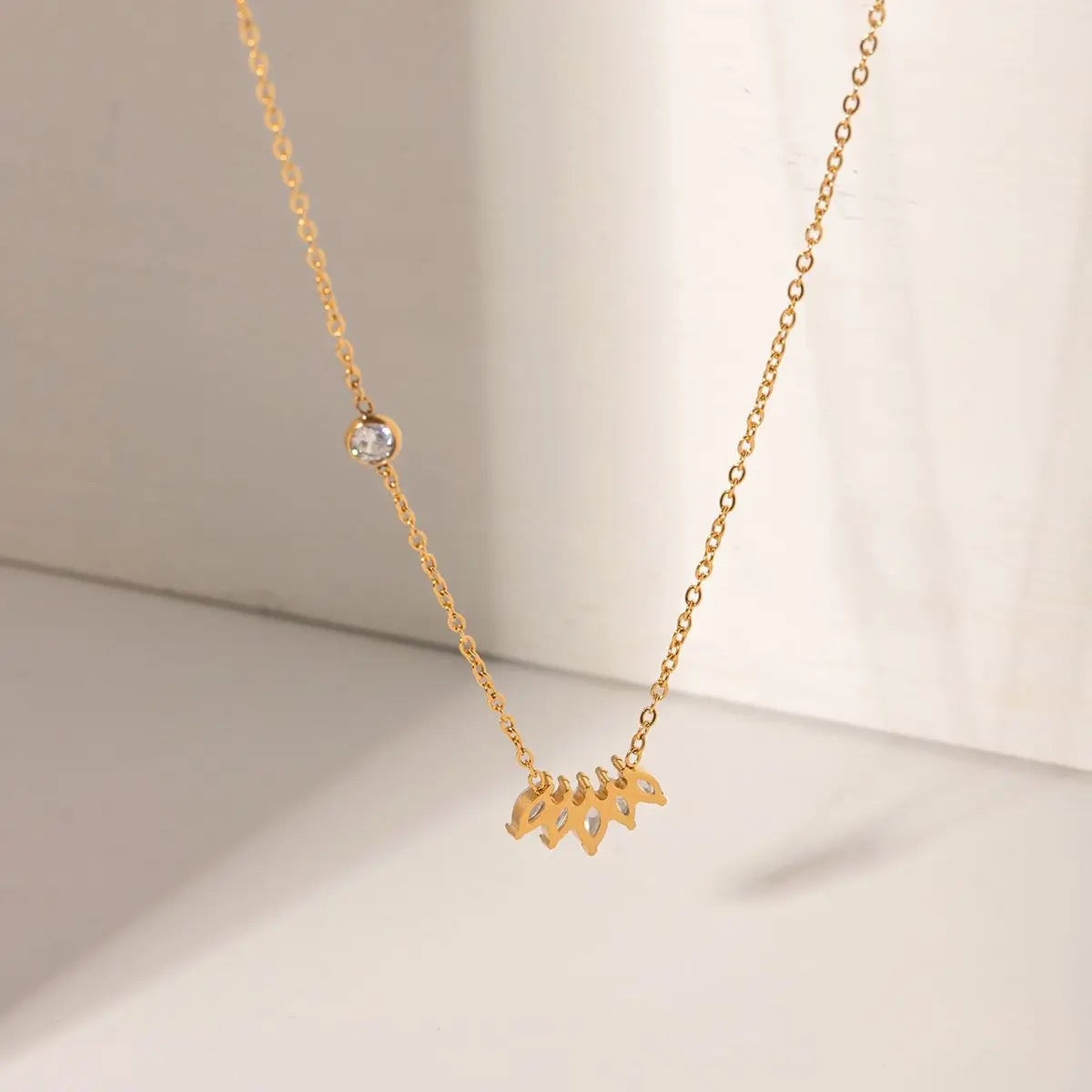 Carryallco 18K Gold Plated Sleek Moissanite Pendant Chain – Demi-Fine